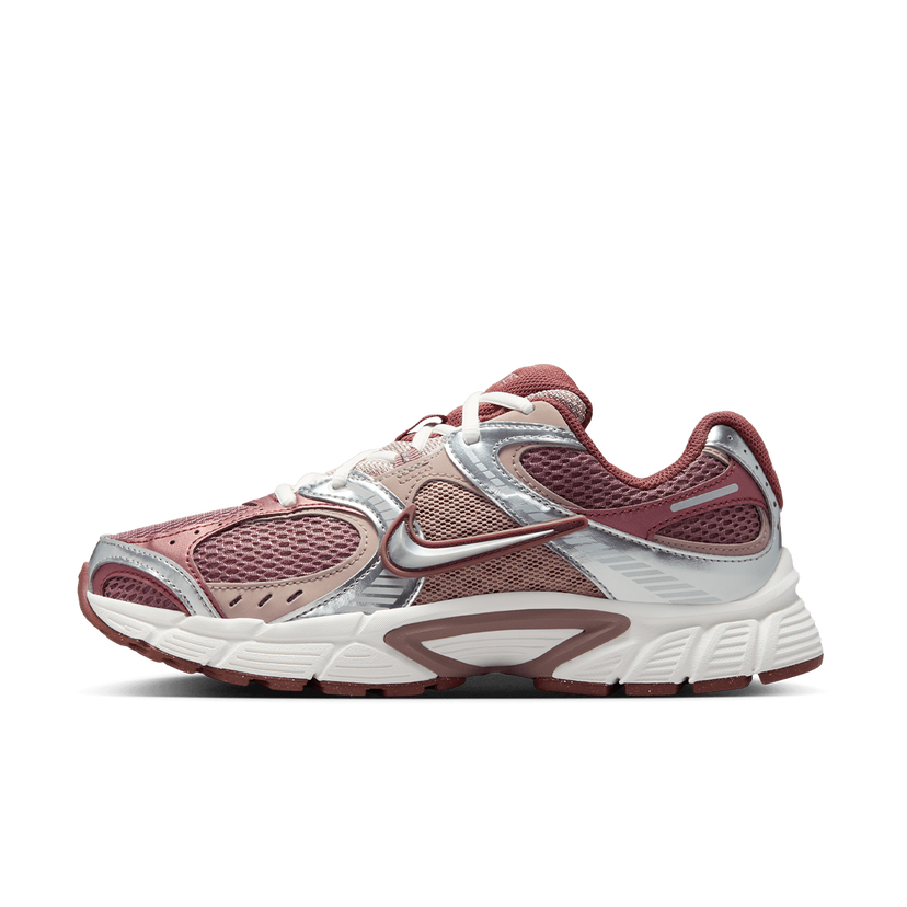 Кецове и обувки Nike W V5 RNR Червено | HQ7901-200