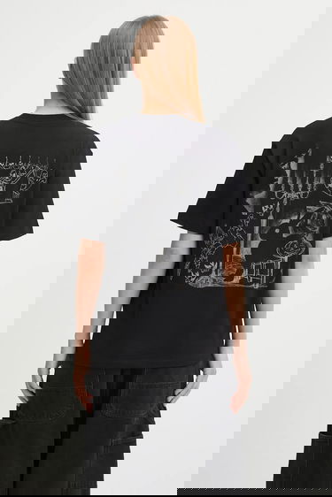 Тениска Carhartt WIP Short Sleeve Okniceok T-Shirt with Gothic-Inspired Back Print Черно | I035507.89XX, 0