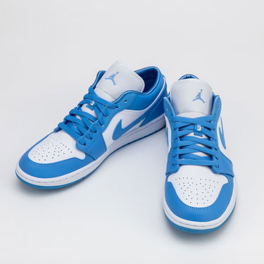 Кецове и обувки Jordan Air Jordan 1 Low "UNC" W Синьо | AO9944-441, 2
