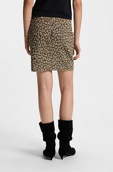 Пола BOSS Leopard Jacquard Mini Skirt Кафяво | 50545996, 1