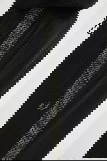 Спортни панталони Fred Perry Track Pants with Side Stripe and Embroidered Laurel Wreath Черно | T1301, 3