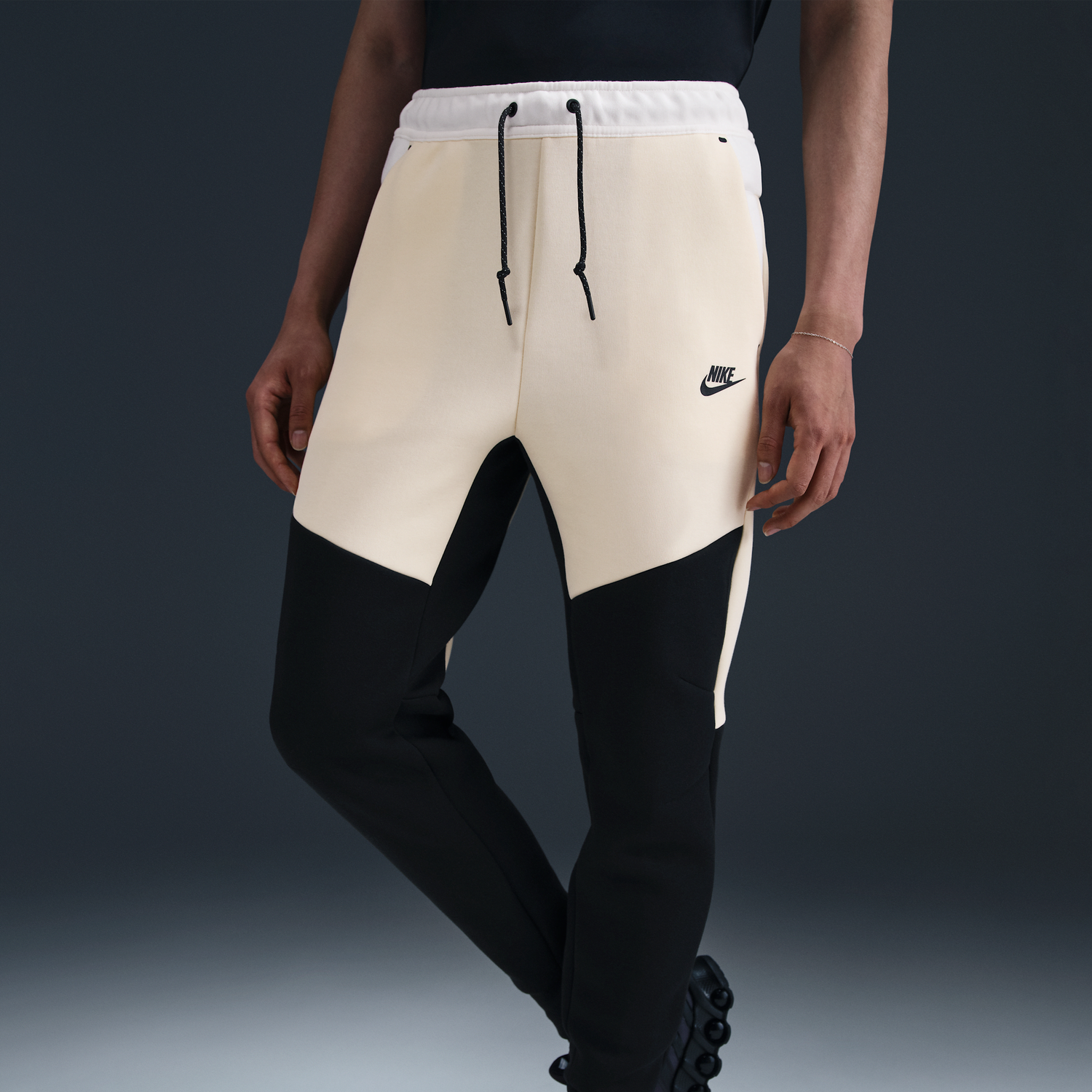 Спортни панталони Nike Nike Tech Fleece Pants Бежово | HV0959-114, 1