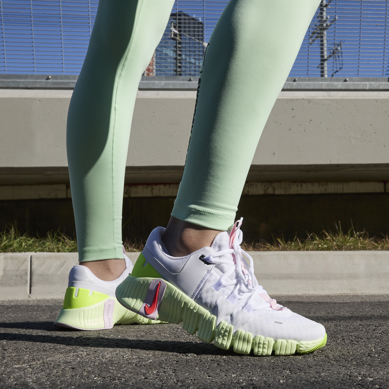 Кецове и обувки Nike Free Metcon 5 Бяло | DV3950-104, 1
