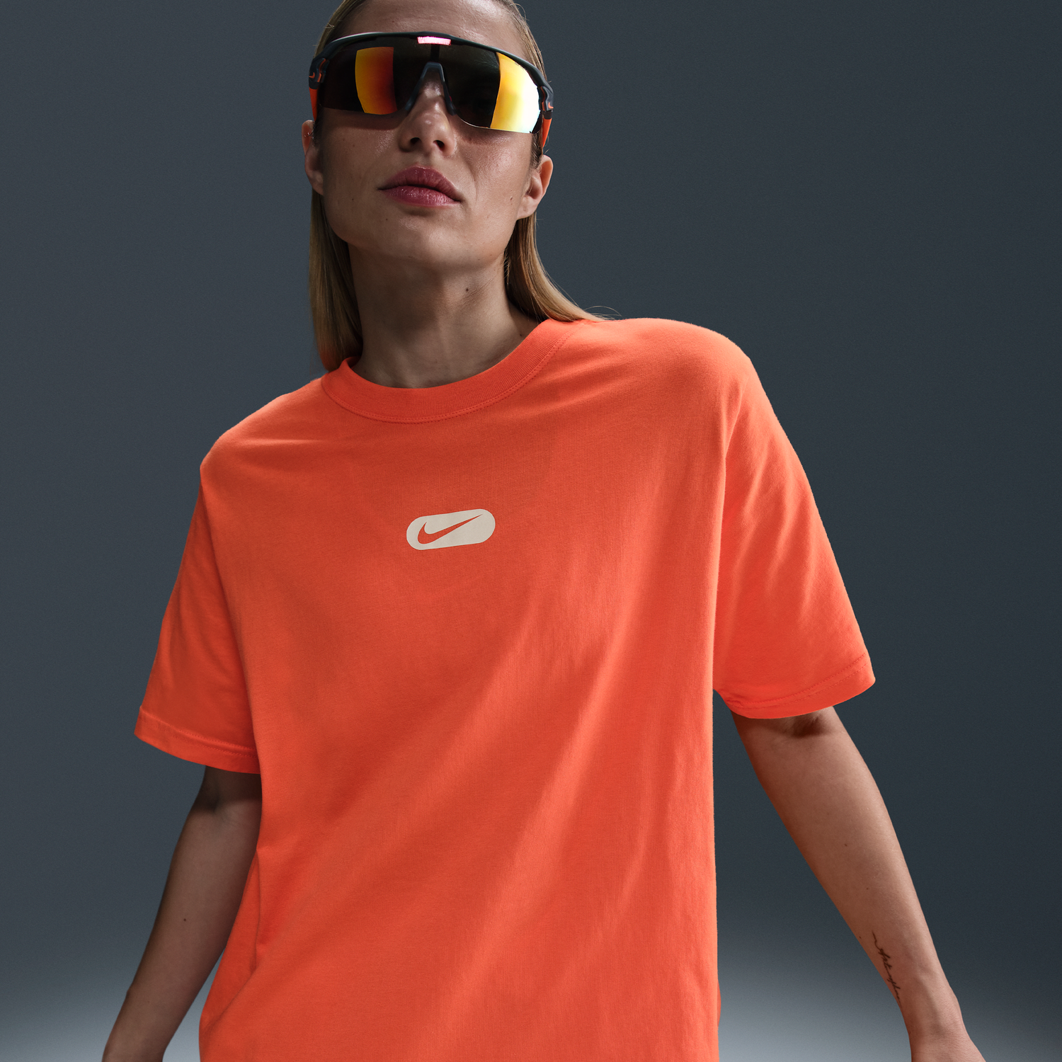 Тениска Nike Nike Sportswear Club Short-Sleeve T-Shirt Оранжево
 | HQ1698-842, 0