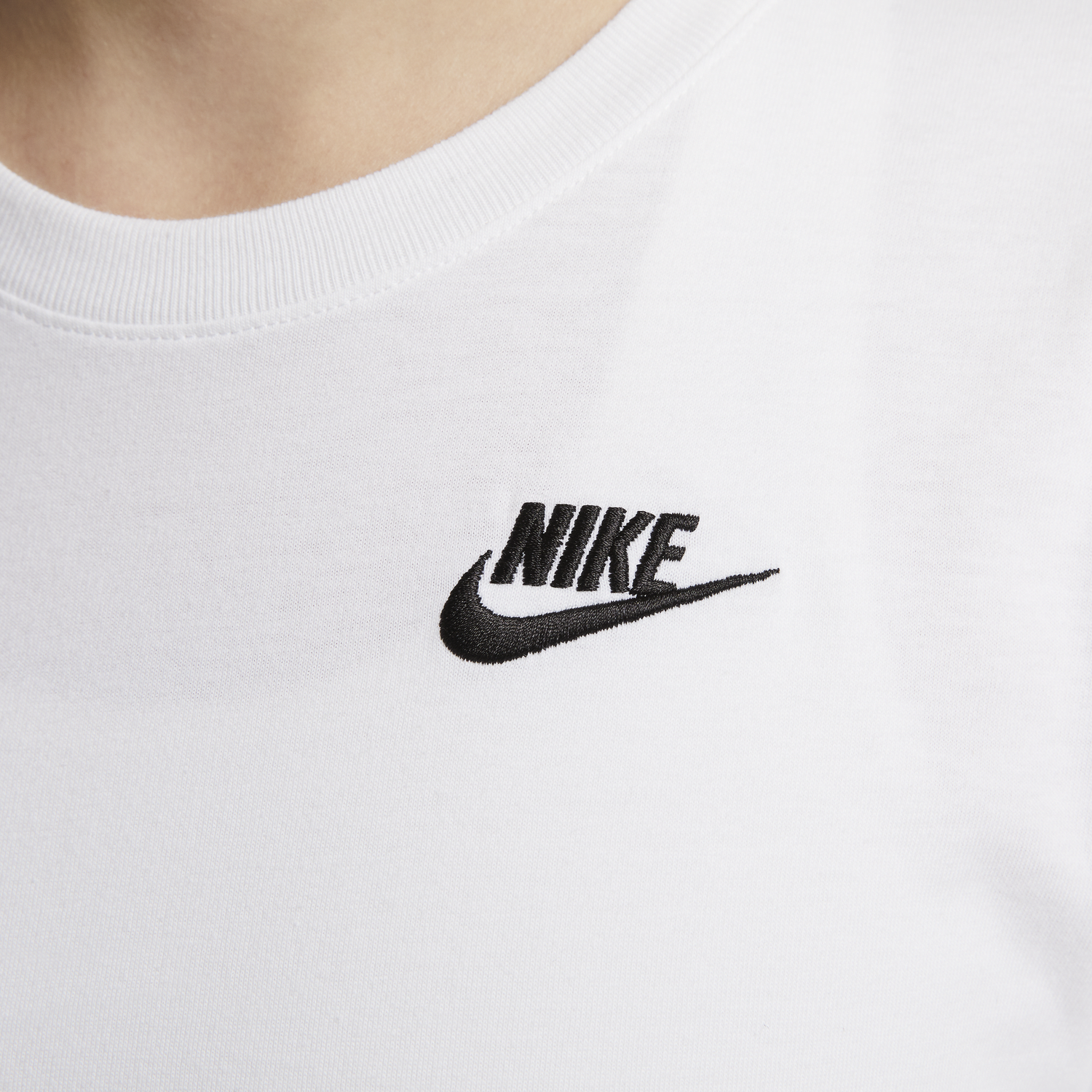Тениска Nike Sportswear Club Essentials Tee Бяло | DX7902-100, 1