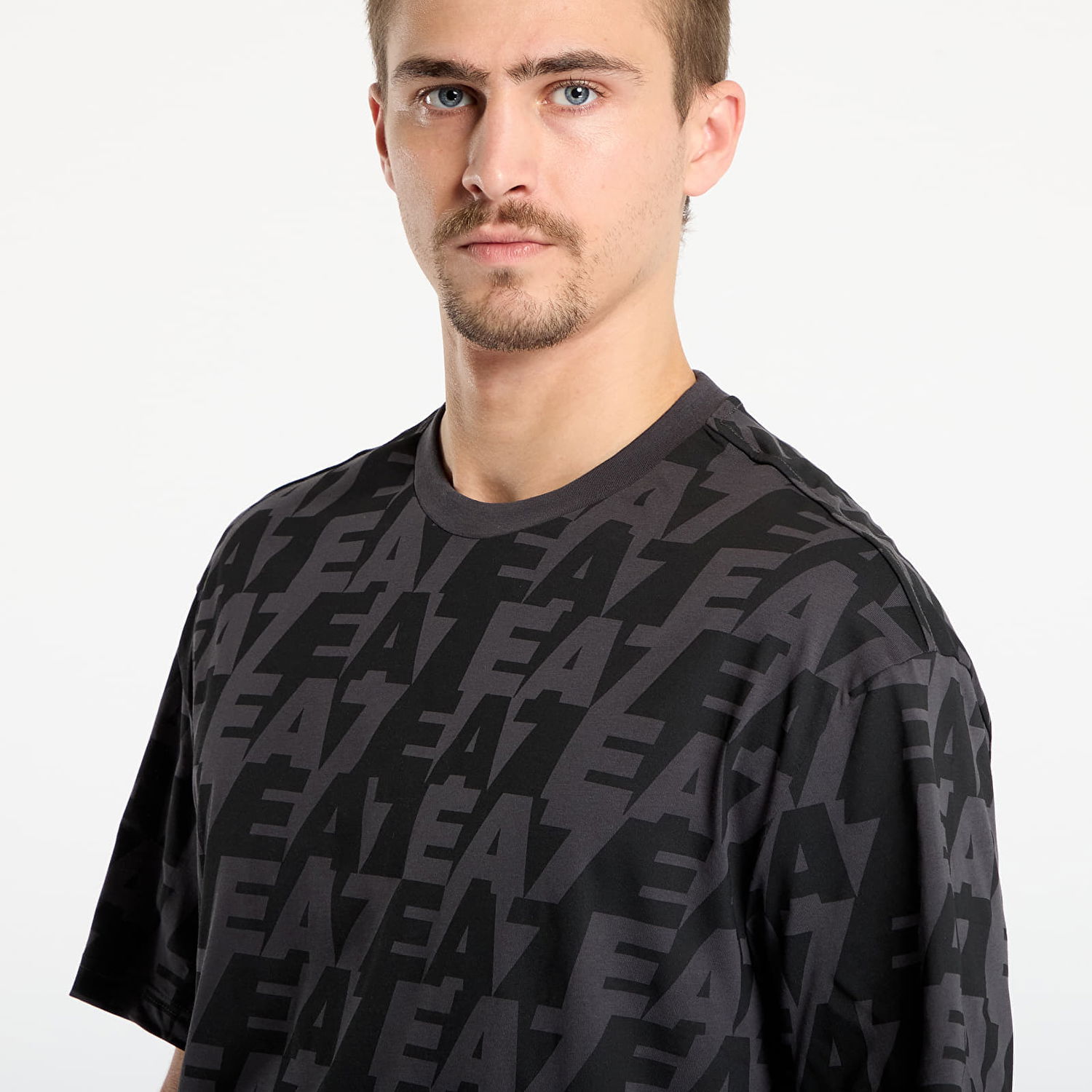 Тениска Emporio Armani T-shirt Train Logo Series Polar Logo All-Over Print Черно | 7M000980AF10378U8117, 1