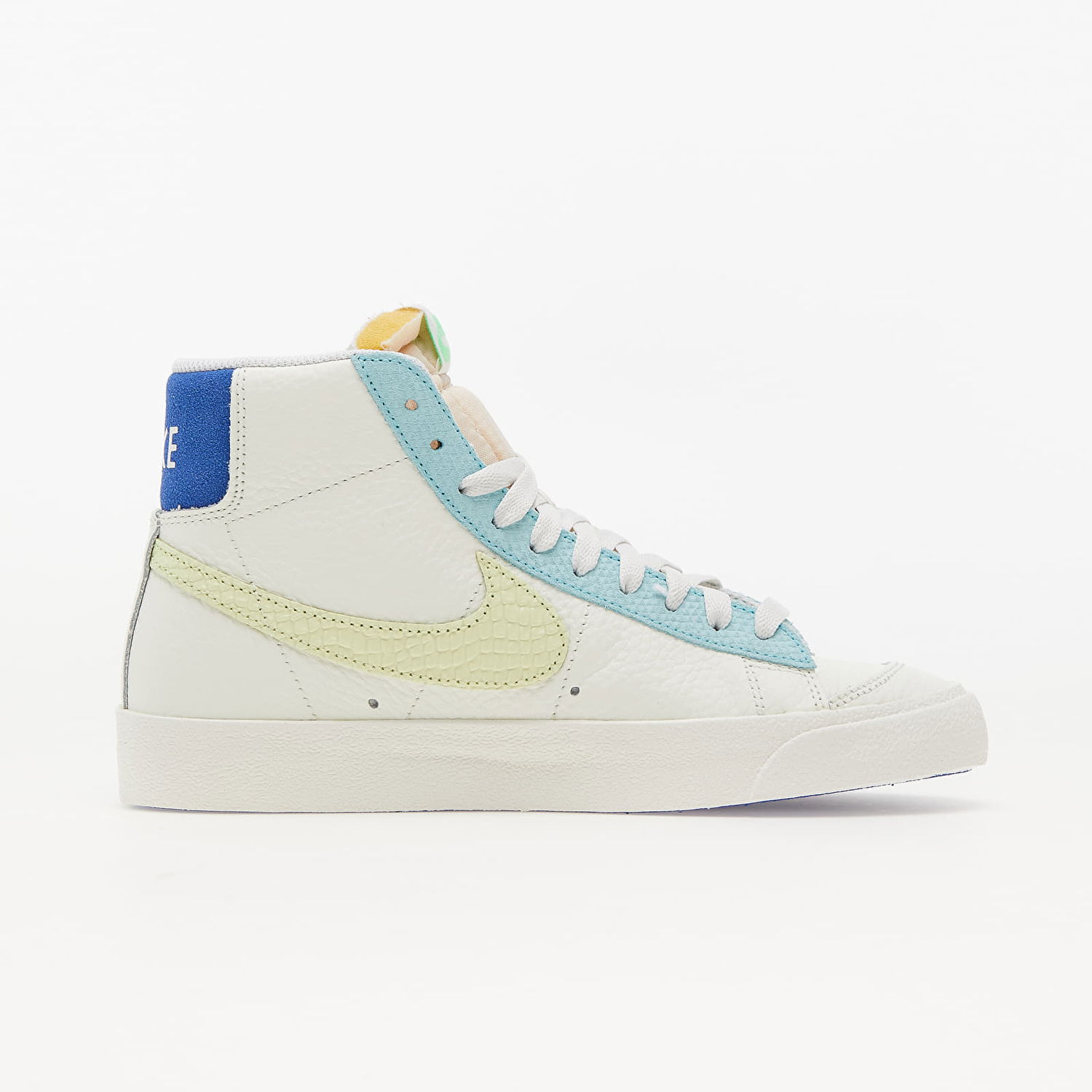Кецове и обувки Nike Blazer Mid '77 W Бяло | DQ0865-100, 1