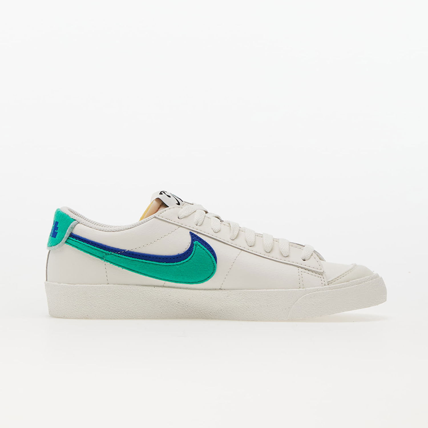 Кецове и обувки Nike Blazer Low '77 SE Бяло | DO9777-001, 1