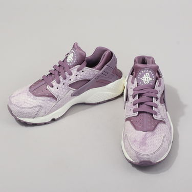 Кецове и обувки Nike WMNS Air Huarache Run Premium Лилаво | 683818-500, 2