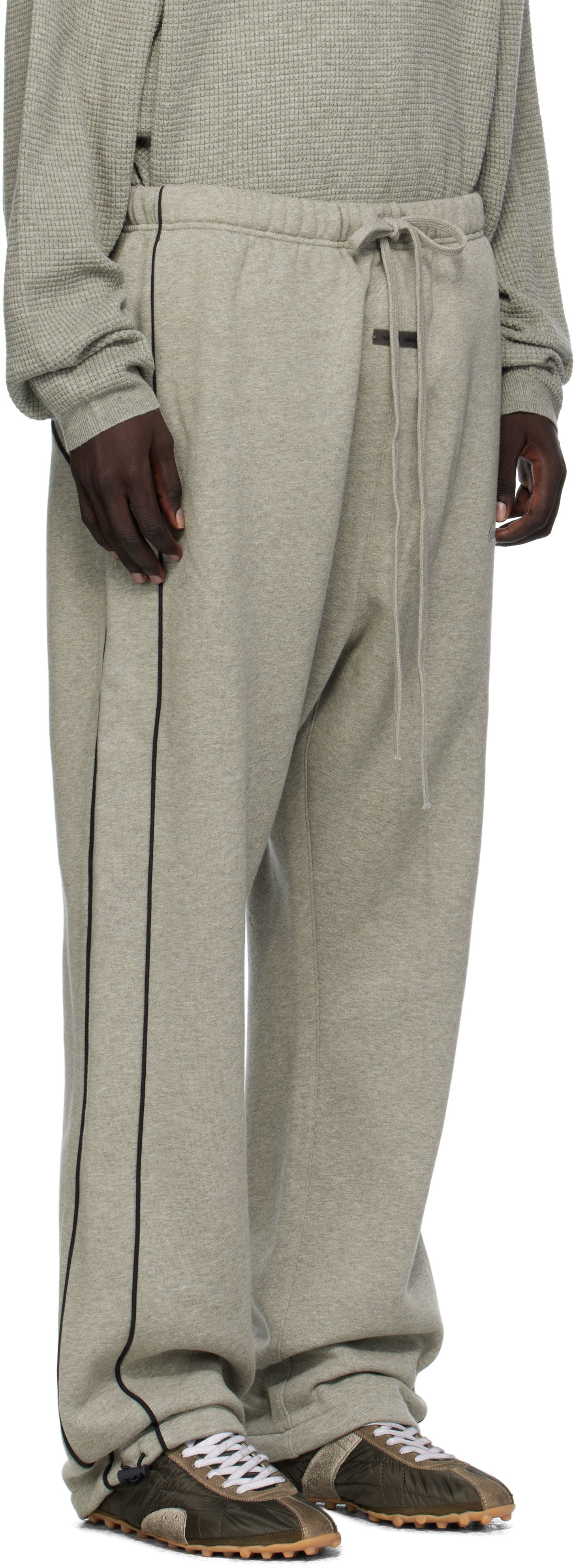 Спортни панталони Fear of God ESSENTIALS Relaxed Fleece Piping Sweatpants Сиво | 130SP258065F, 1