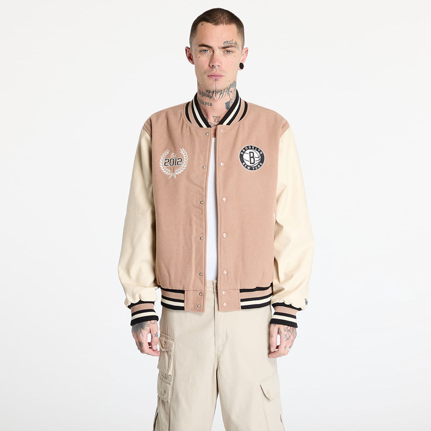 Яке бомбър New Era Lifestyle Beige Varsity Jacket Бежово | 60574502, 0