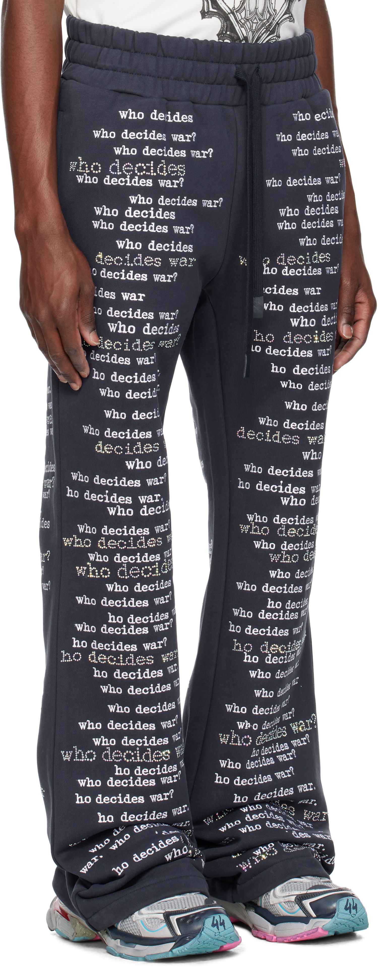 Спортни панталони Who Decides War 'WDW' Scripture Sweatpants Тъмно синьо | 1121150010SS25, 1