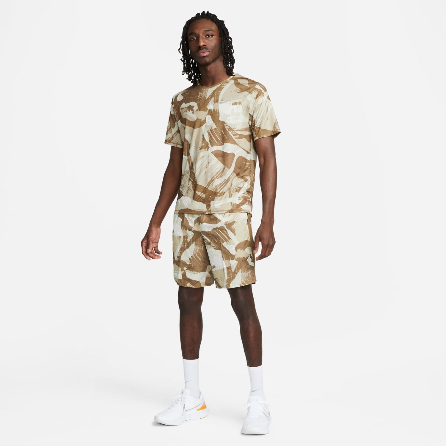 Къси панталони Nike Dri-FIT Challenger Бежово | DV9370-242, 1