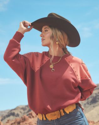 Суитчър Wrangler Wrangler x Lainey Wilson Women's Studded Western Crew Sweatshirt Червено | 112373755:XS, 0