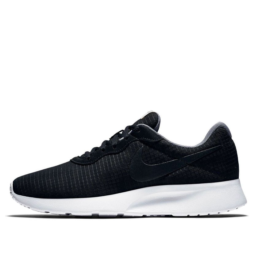 Кецове и обувки Nike Tanjun Черно | 876899-001