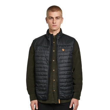 Жилетка FJÄLLRÄVEN Abisko Padded Vest Черно | 83775-550, 0