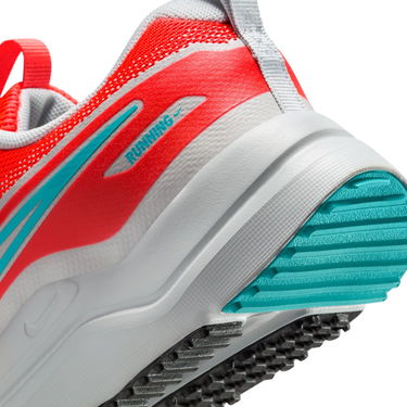 Кецове и обувки Nike Cosmic Runner Червено | HM4402-600, 8