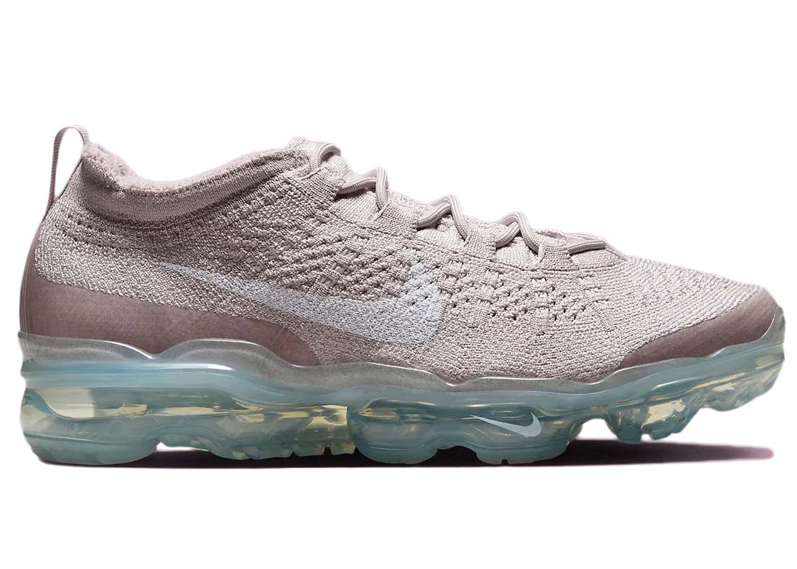 Кецове и обувки Nike Air VaporMax 2023 Flyknit Platinum Violet (Women's) Бежово | DV6840-003, 0