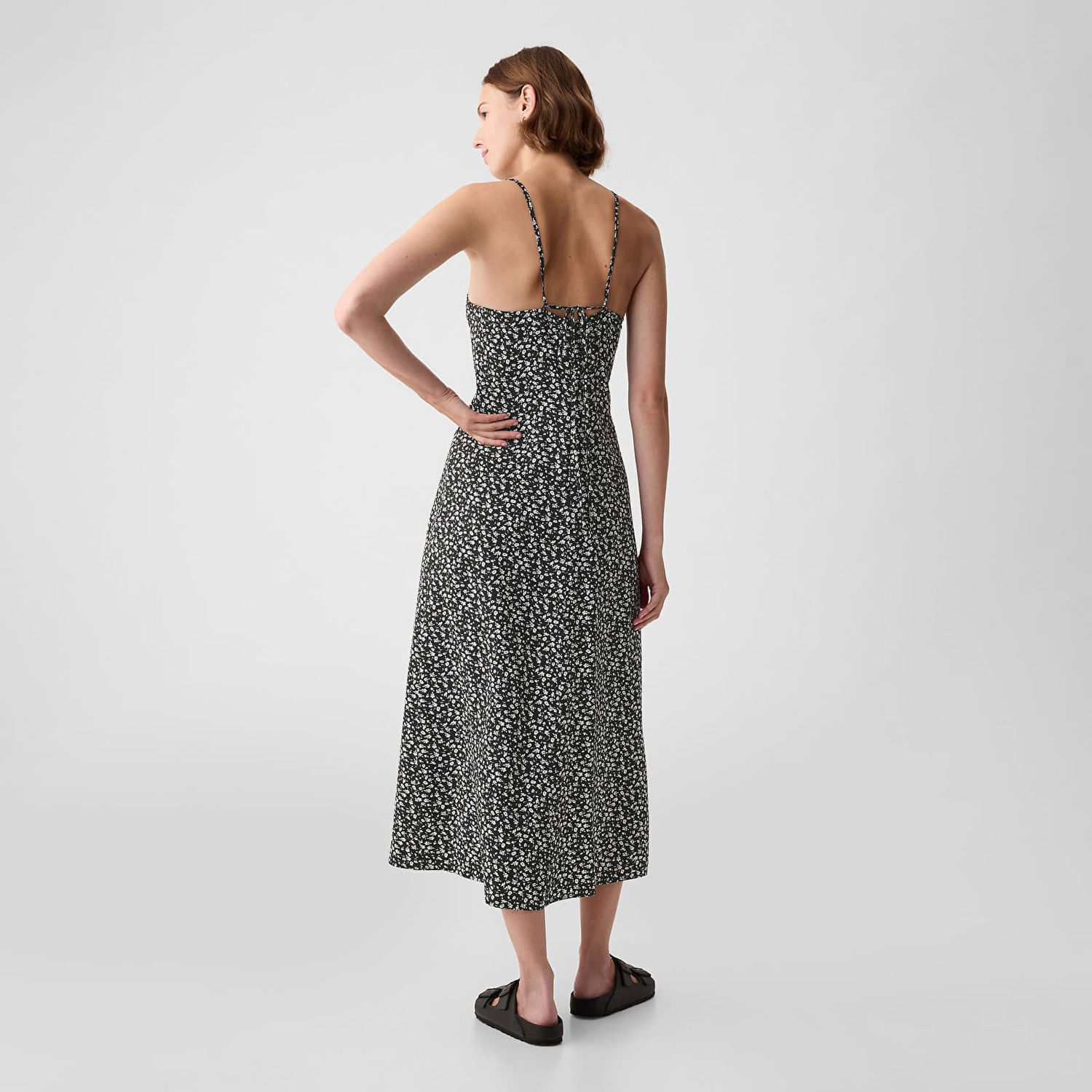 Pокля GAP Dresses Strappy Back Maxi Slip Dress Black Ditsy Floral Черно | 880265-00, 1