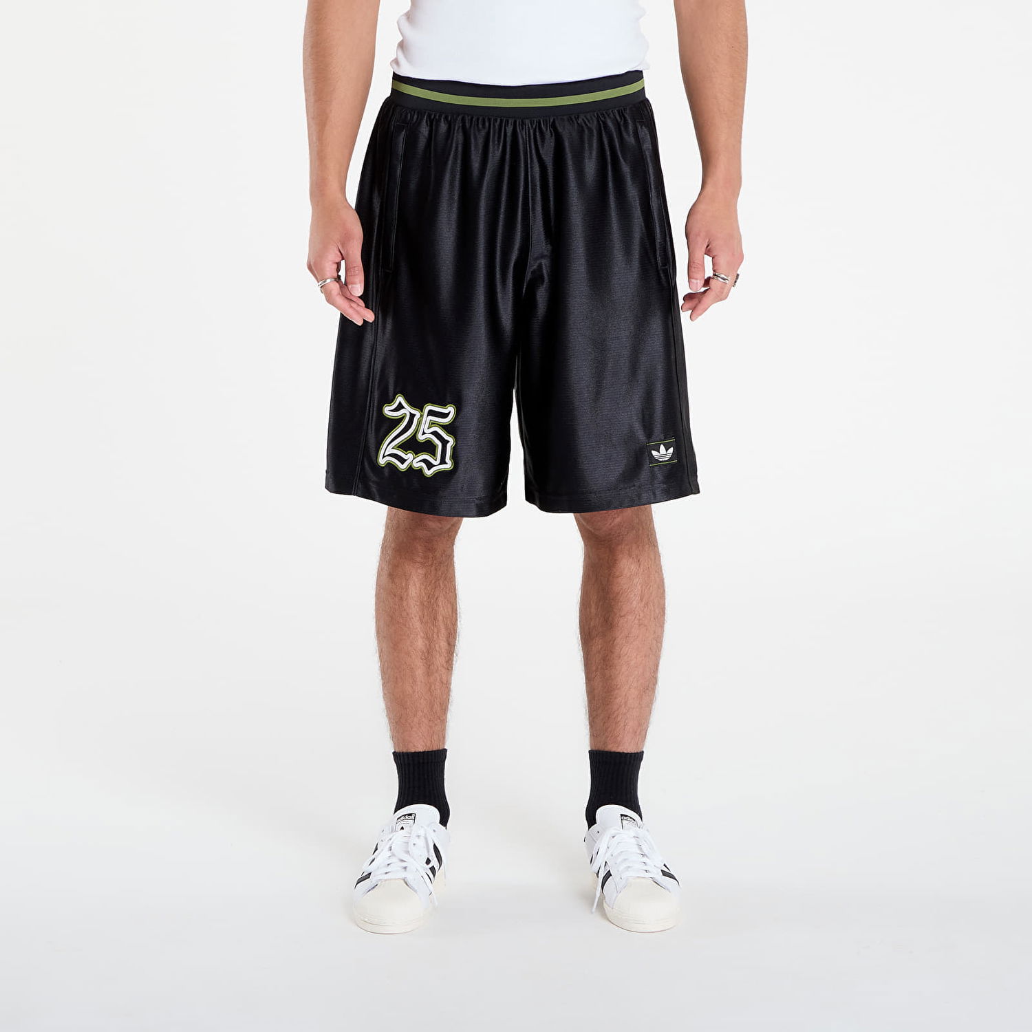 Къси панталони adidas Originals Number Graphic Shorts Черно | JY2769, 0