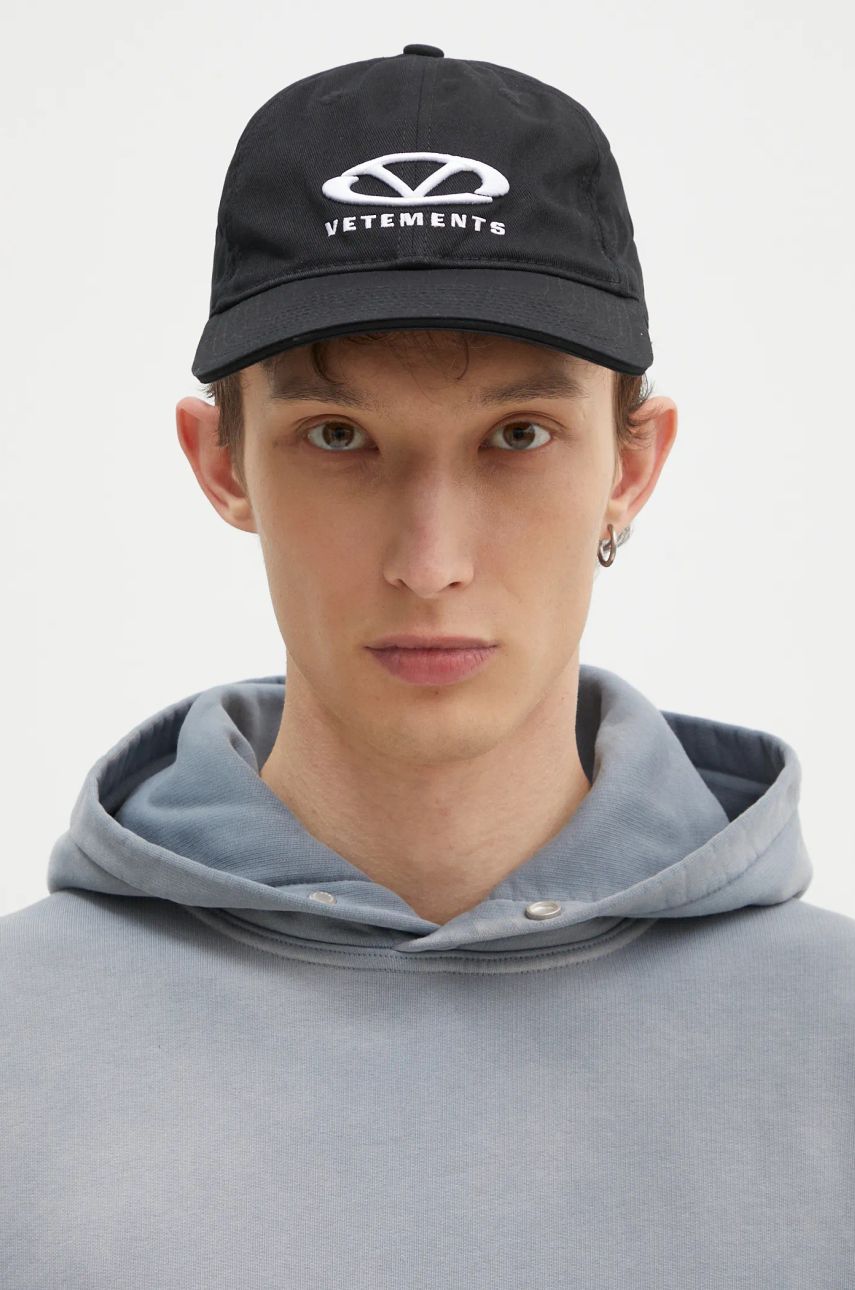 Шапка с козирка VETEMENTS Oval Logo Baseball Cap Черно | UA66CA100B, 1