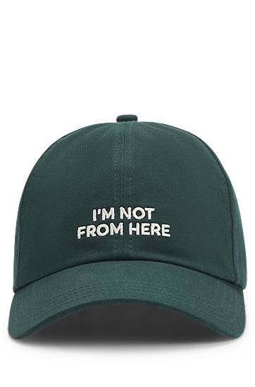Шапка с козирка BOSS Cotton Twill Cap "I'm Not From Here" Зелено | 50535387