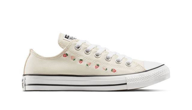 Chuck Taylor All Star Strawberries