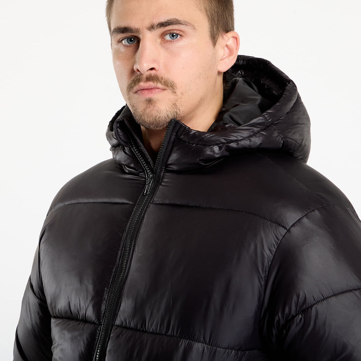 Пухо яке Urban Classics Hooded Shiny Puffer Jacket Черно | TB7585-00007, 1