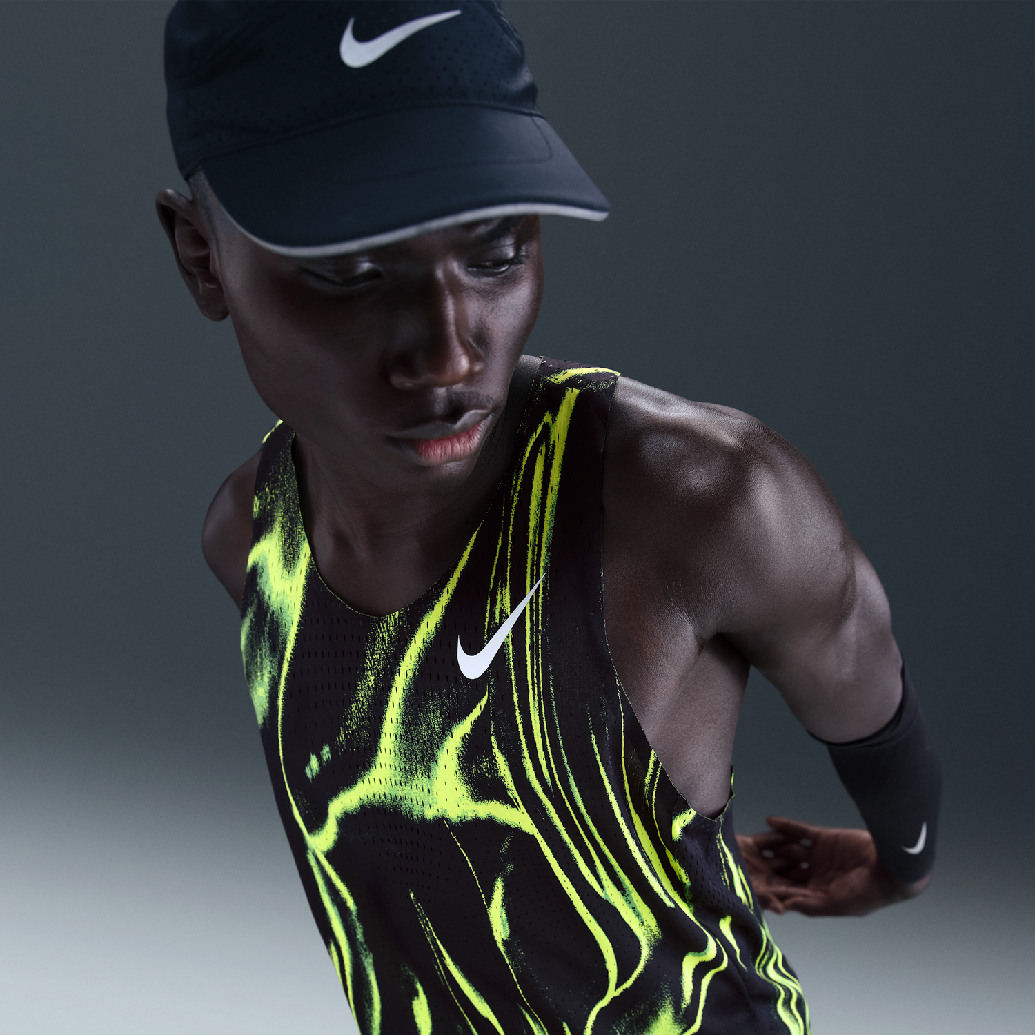 Потник Nike AeroSwift Dri-FIT ADV Abstract Print Running Vest Многоцветен | HV2643-702, 1