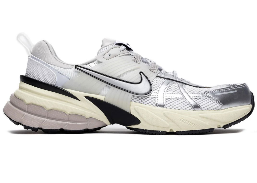 Кецове и обувки Nike V2K Run Summit White Metallic Silver Сиво | HJ4497-100, 0