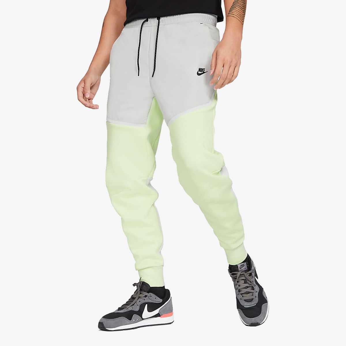 Спортни панталони Nike Men's Tech Fleece Woven Joggers Зелено | CZ9901-383, 0