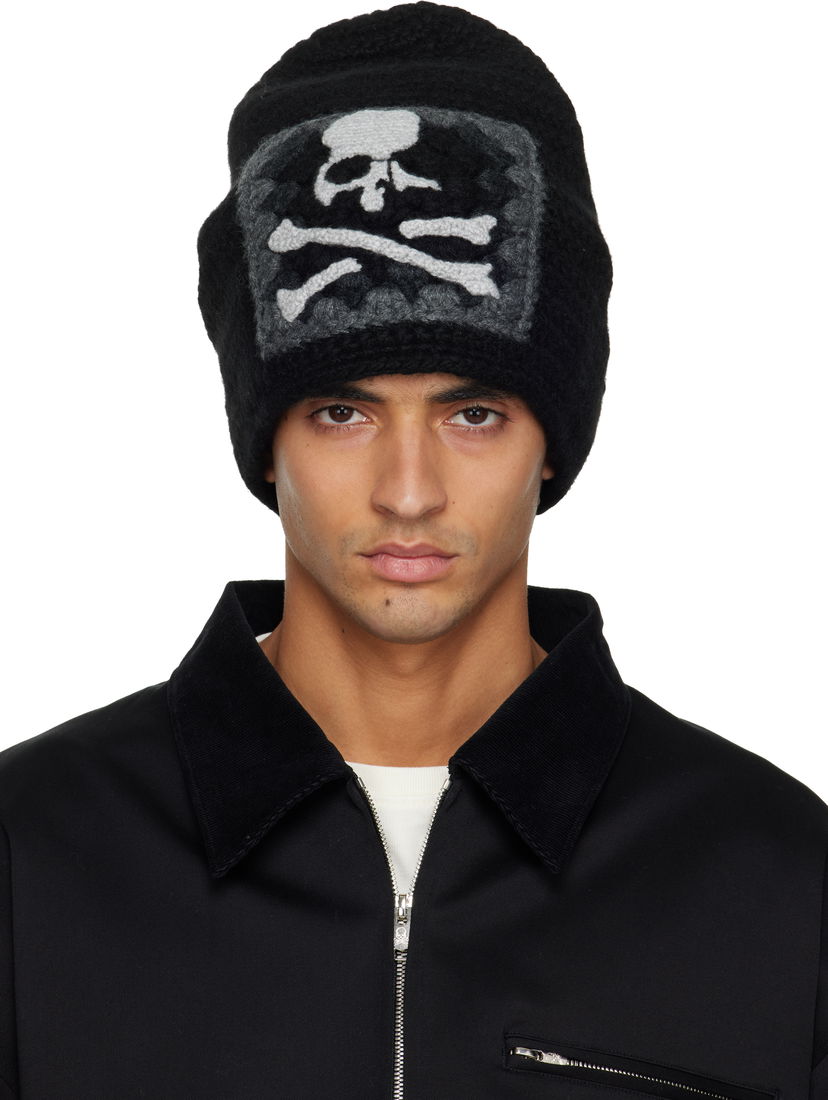 Шапка Mastermind WORLD Hand Knitted Beanie with Skull and Crossbones Patch Черно | MW25S15-KN007-101
