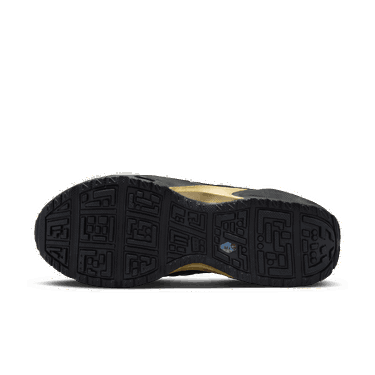 Кецове и обувки Nike Air Max SNDR "Black Metallic Gold" W Металик | HJ4130-002, 3