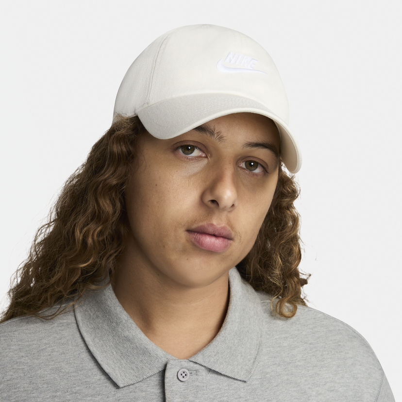 Шапка с козирка Nike Club Futura Бяло | FB5368-133