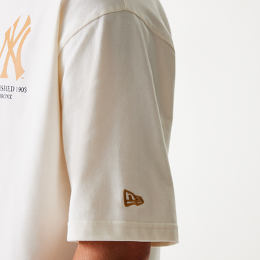 Тениска New Era MLB New York Yankees Graphic Oversized T-Shirt Бежово | 60667854-60667854, 3