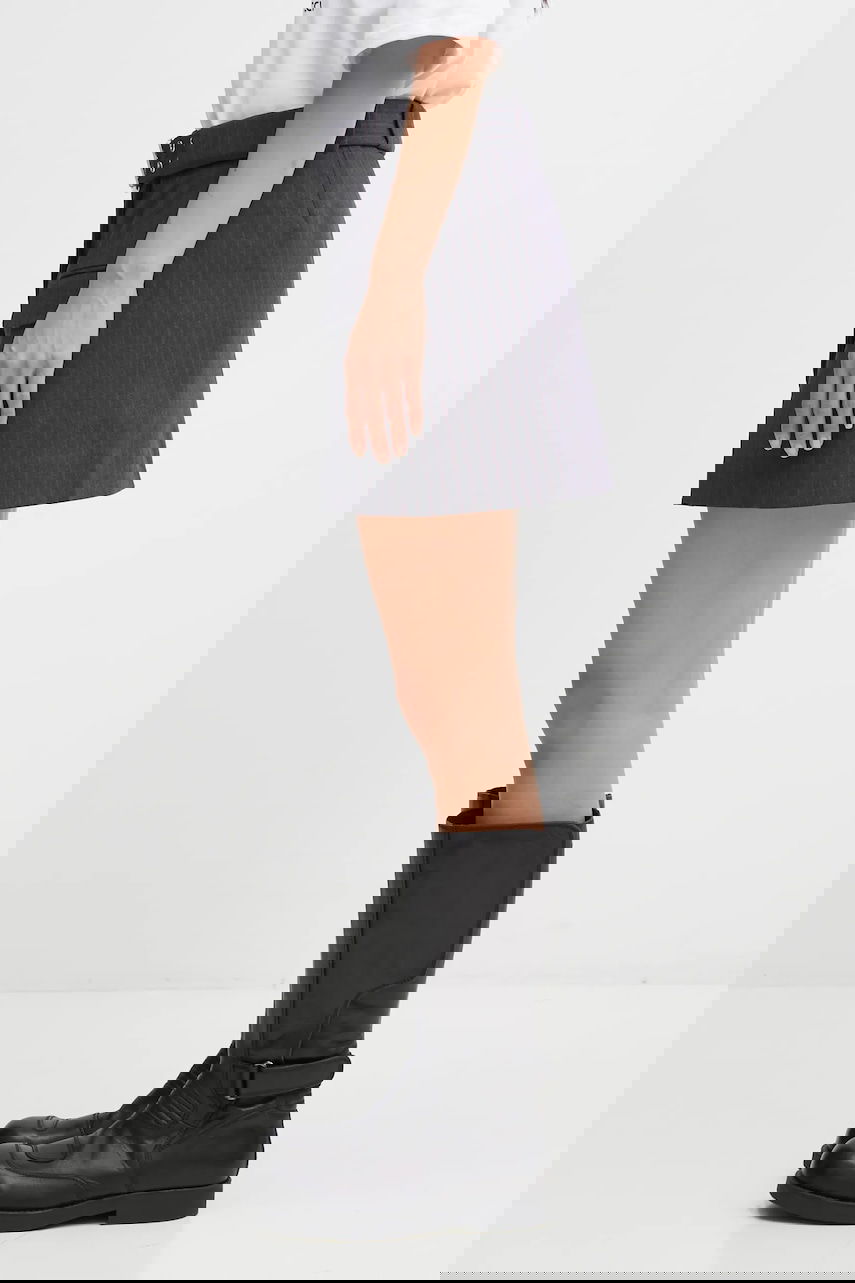 Пола GANNI Tailored Pinstripe Mini Skirt with Asymmetrical Hem, Grommet Belt, and Flap Pockets Сиво | W0711, 1