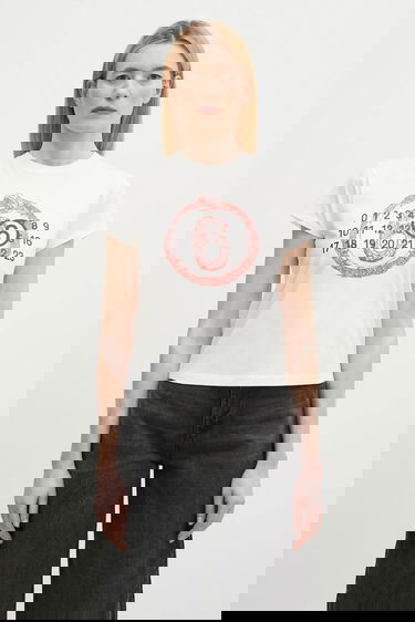 Тениска Maison Margiela Short-Sleeve T-Shirt with Numbered Dial Graphic and Circled 6 Бяло | S62GD0196, 0