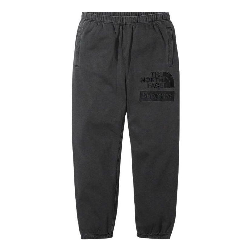 Спортни панталони Supreme Supreme x The North Face Printed Sweatpants Черно | SUP-FW22-761