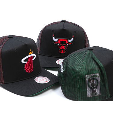 Шапка с козирка Mitchell & Ness Mitchell & Ness NBA Tremor Trucker Snapback Chicago Bulls Черно | HT11505-CBUBLCK, 4