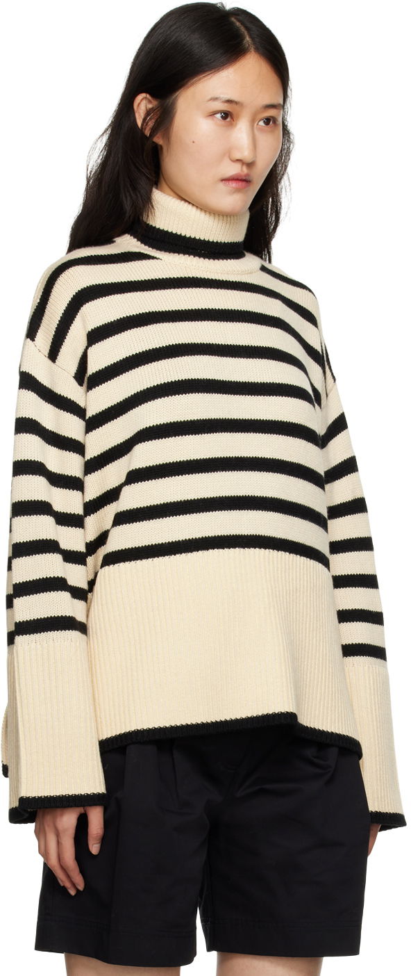 Пуловер TOTEME Signature Stripe Turtleneck Sweater Бежово | 212-562-758, 1
