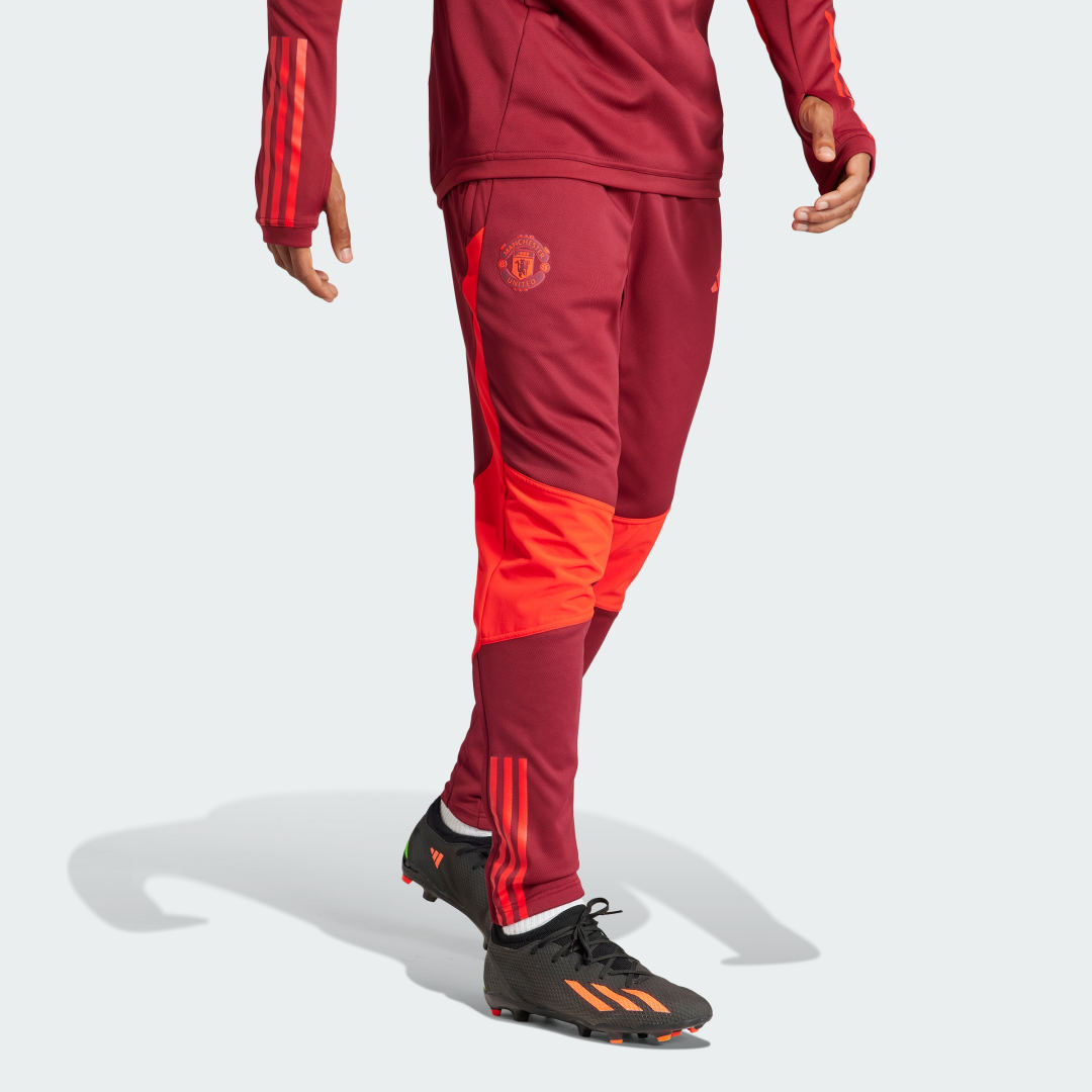 Спортни панталони adidas Originals Manchester United Tiro 23 Winterized Червено | IQ4791, 1