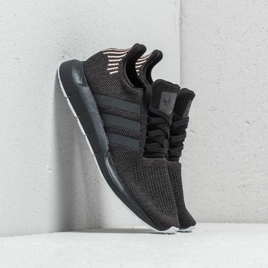 Кецове и обувки adidas Originals Swift Run Черно | B37723, 0