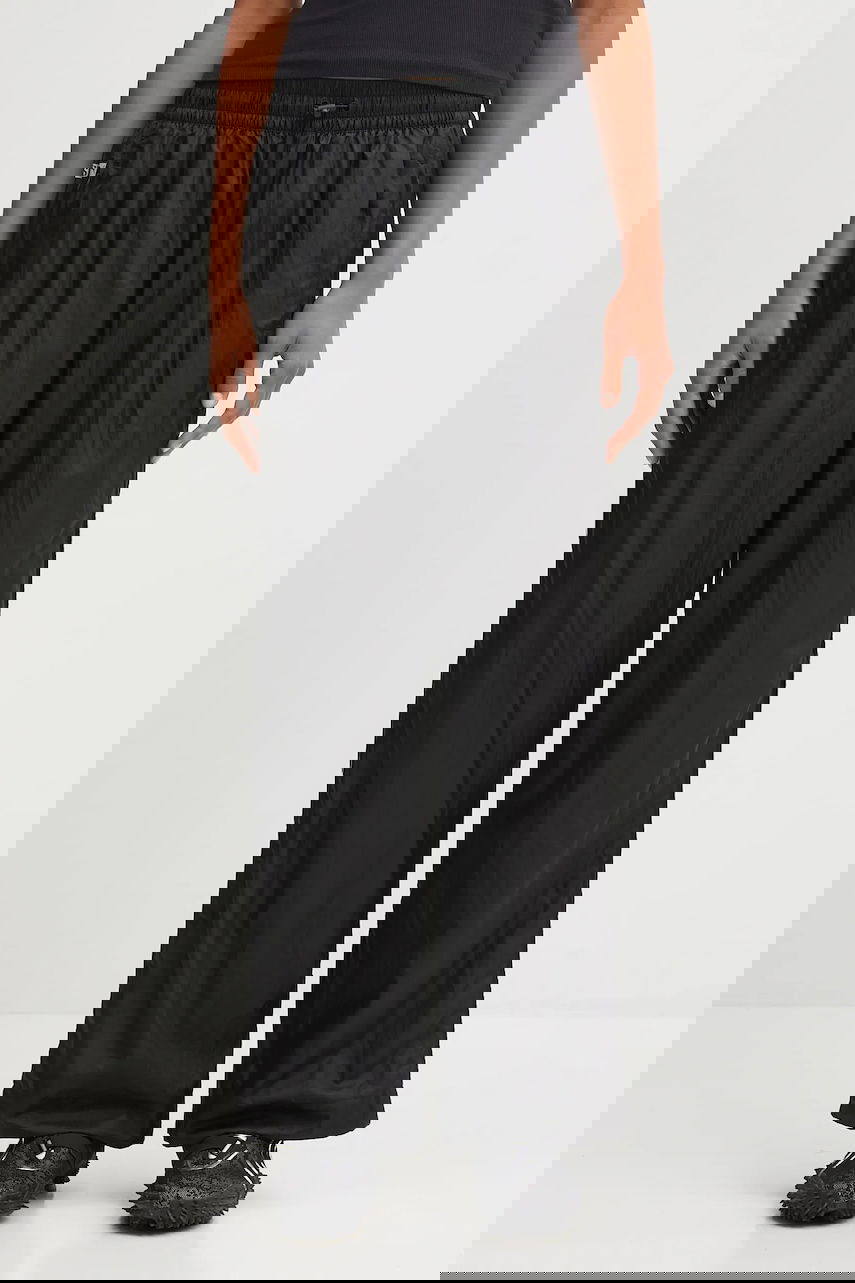 Спортни панталони Puma PUMA x ROSÉ Wide Leg Track Pants Черно | 633796, 0