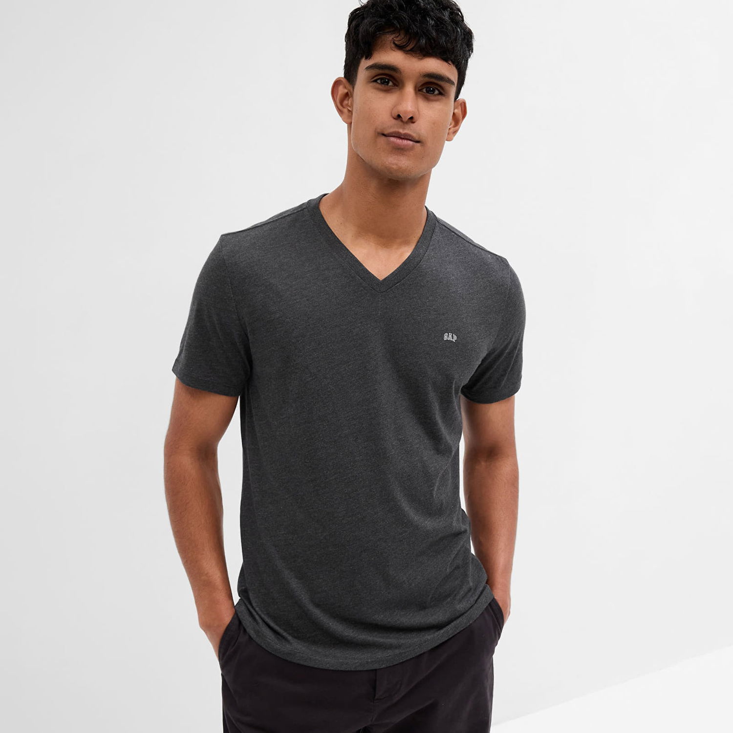 Тениска GAP Micro Logo Vee Neck Tee Charcoal Grey Сиво | 753771-01, 0
