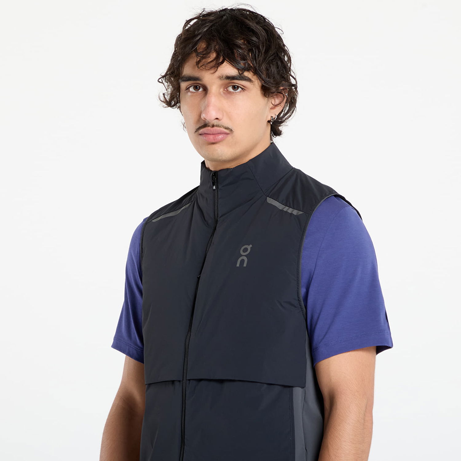 Жилетка On Running Weather Vest Черно | 1MF30190106, 1