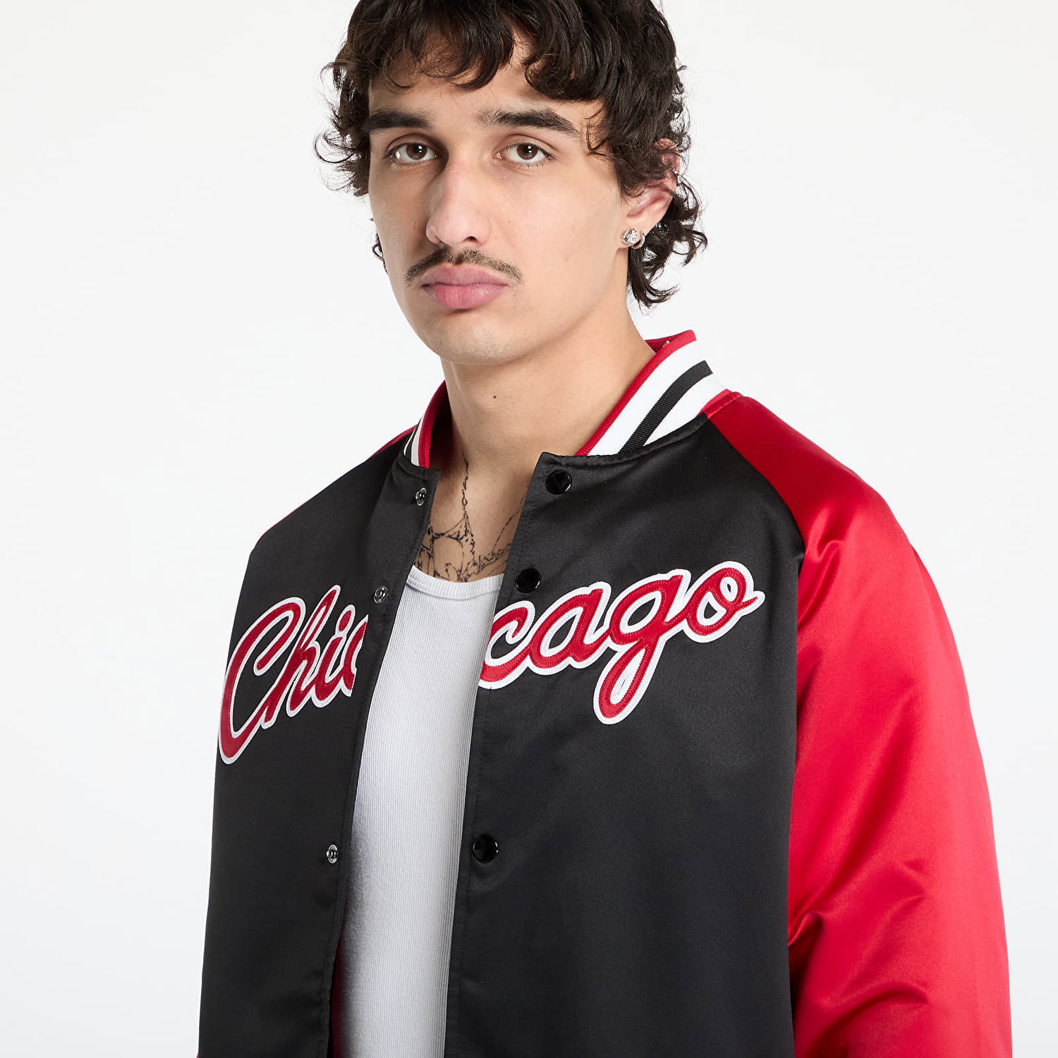 Яке бомбър Mitchell & Ness Mitchell & Ness NBA Bulls Double Clutch Satin Vintage Logo Jacket Червено | JK9196-CBUBKSC, 1