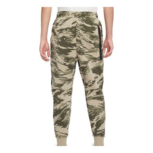 Спортни панталони Nike Tech Fleece Camo Joggers Зелено | CU4498-342