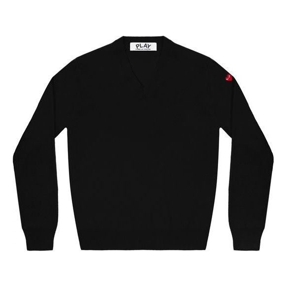 Пуловер Comme des Garçons COMME des GARCONS PLAY Long Sleeve V-Neck Sweater with Red Heart Emblem Черно | AZ-N039-051-1