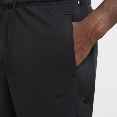 Спортни панталони Nike LeBron Standard Issue Therma-FIT Men's Basketball Pants Черно | FZ1036-010, 1
