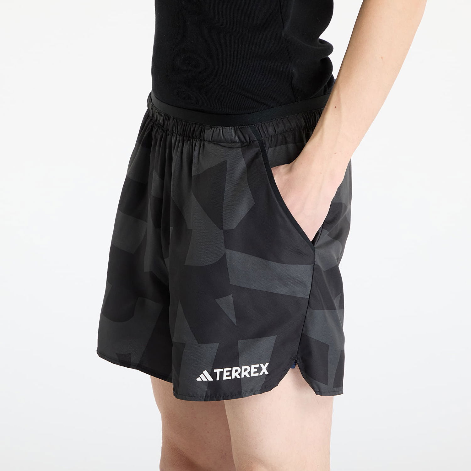 Къси панталони adidas Performance Terrex Multi Printed Light Shorts Черно | JE9415, 1